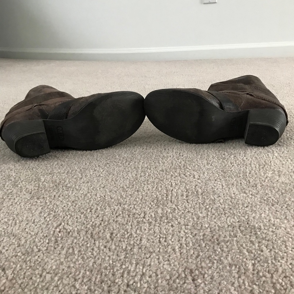 Mia Booties - Picture 6 of 7